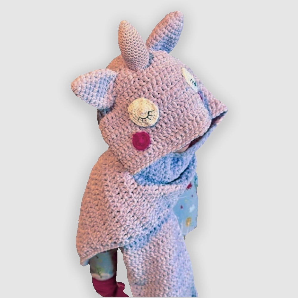 Handgefertigter Kapuzenschal Einhorn – Flauschiger Schal mit Kapuze für Kinder und Erwachsene.