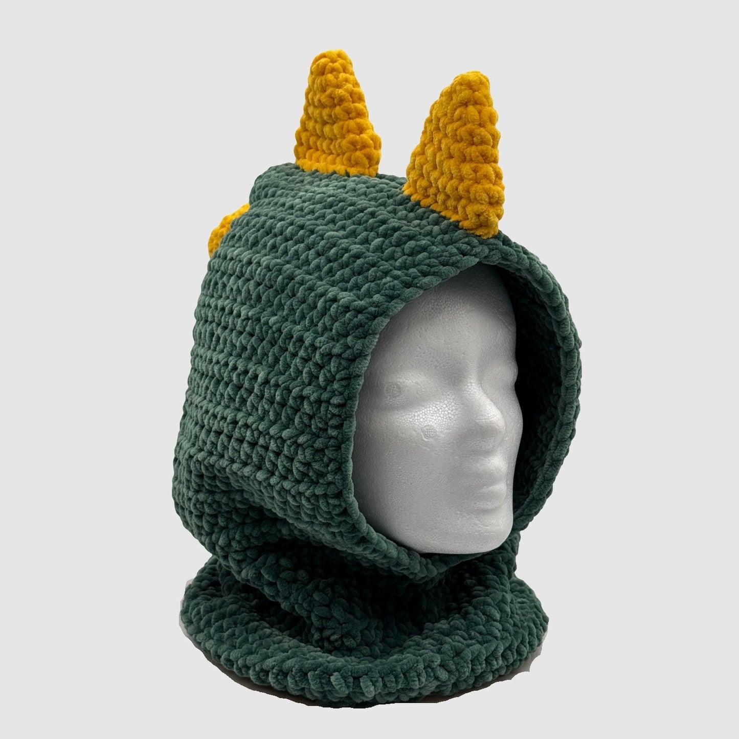 Stylische Unisex  Balaclava  / Sturmhaube für Erwachsene und Kinder mit Drachenzacken. Perfekt für kalte Tage & Outdoor Aktivitäten.