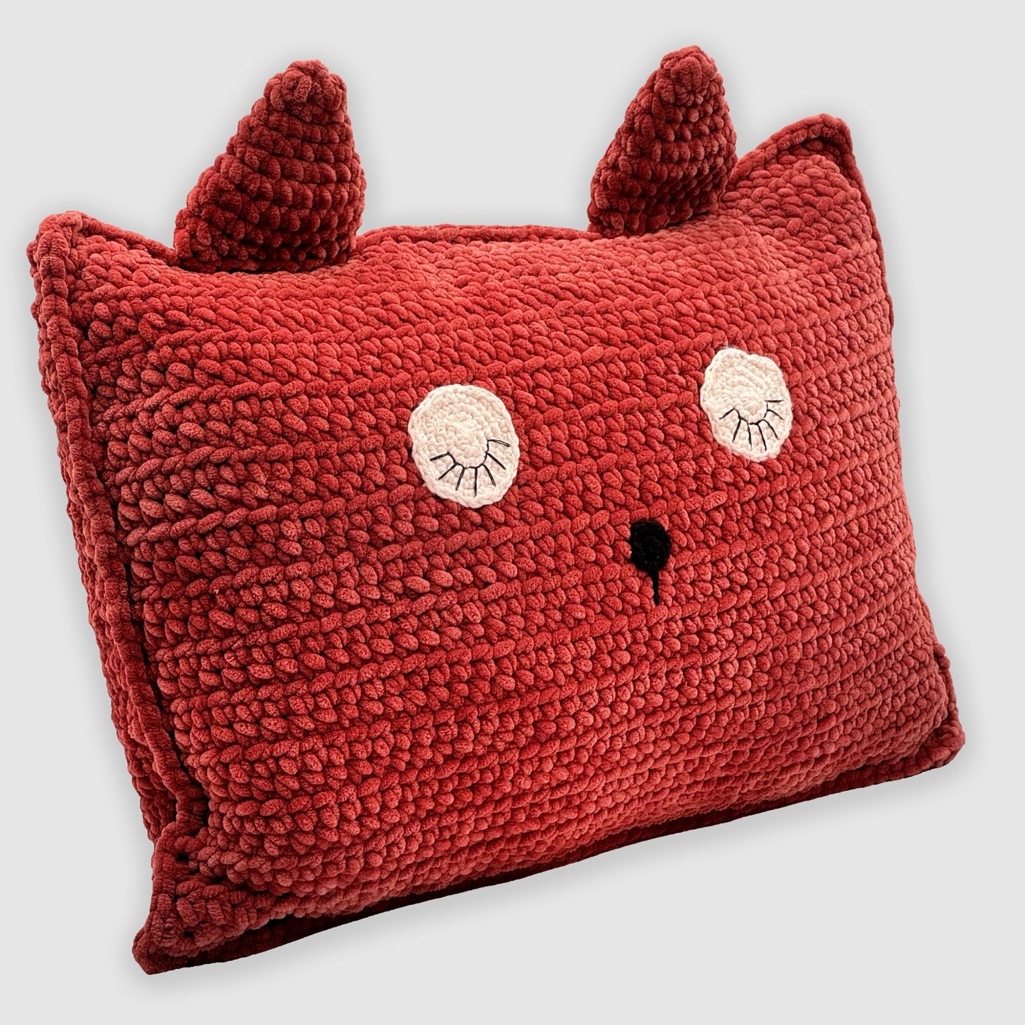 Cozy Fox pillow, super cuddly, washable, perfect for cuddling, falling asleep, and feeling good. Size 30x50 cm
